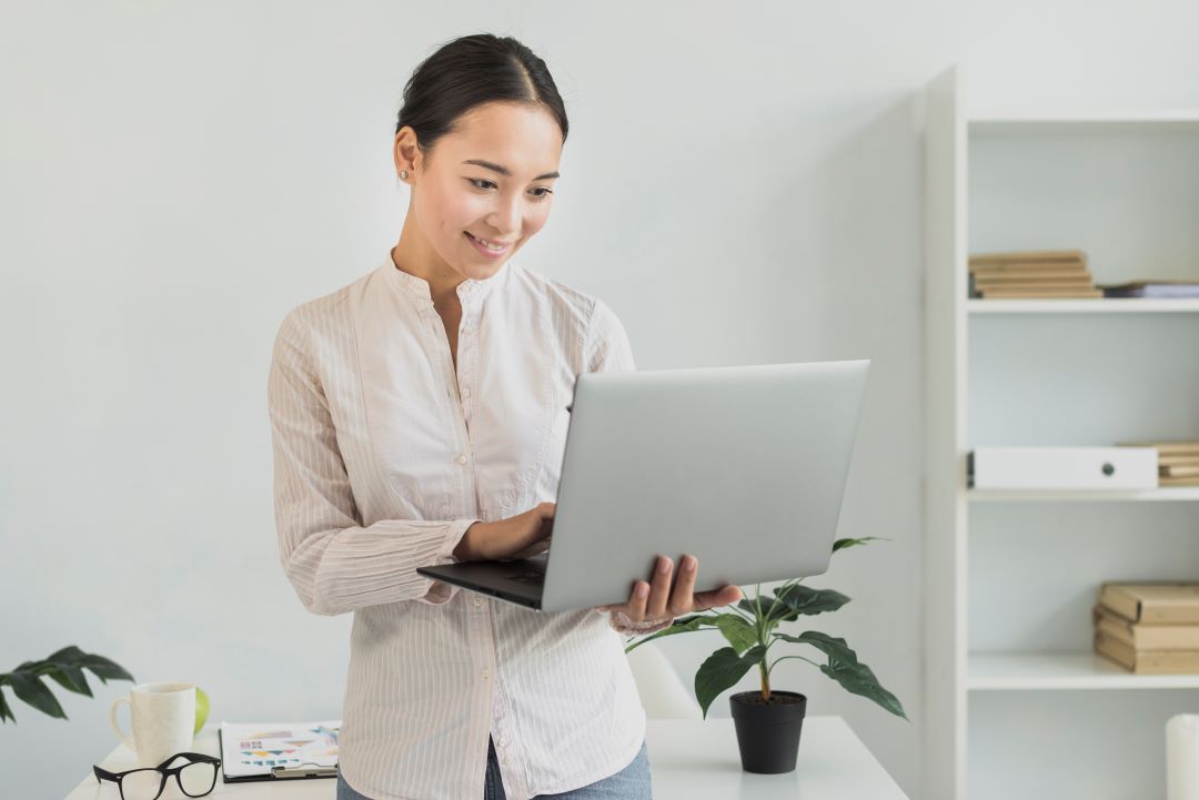 Cerita HRIS: Cara Mengelola Cuti dan Izin Karyawan dengan Absensi Online 