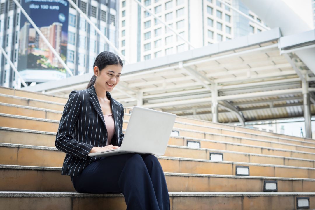 Cerita HRIS: Mengoptimalkan Pengelolaan SDM dengan Software HRIS Terbaik